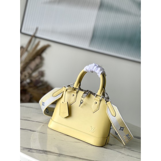 𝐋𝐎𝐔𝐈𝐒𝐕𝐔𝐈𝐓𝐓𝐎𝐍 M21682 Chicken Yellow