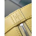 𝐋𝐎𝐔𝐈𝐒𝐕𝐔𝐈𝐓𝐓𝐎𝐍 M21682 Chicken Yellow