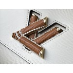 𝐋𝐎𝐔𝐈𝐒𝐕𝐔𝐈𝐓𝐓𝐎𝐍 M22236 meter white (woven) This Twist medium size handbag