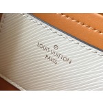 𝐋𝐎𝐔𝐈𝐒𝐕𝐔𝐈𝐓𝐓𝐎𝐍 M22236 meter white (woven) This Twist medium size handbag