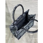 Dior Tote's latest concept zoo spring and summer series8002