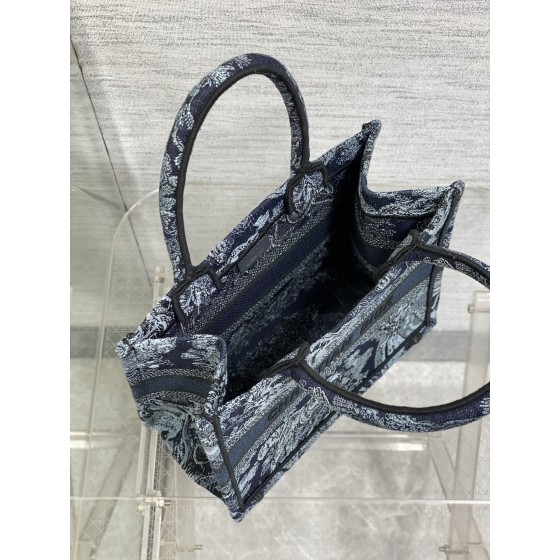 Dior Tote's latest concept zoo spring and summer series8002