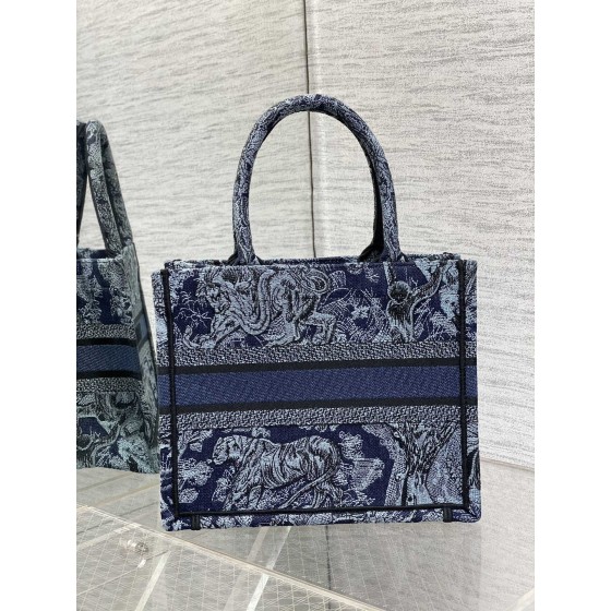 Dior Tote's latest concept zoo spring and summer series8002