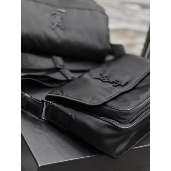 SAINT LAURENT Academic Style One Shoulder Crossbody Bag Model Number: 633158