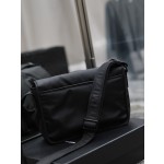 SAINT LAURENT Academic Style One Shoulder Crossbody Bag Model Number: 633158