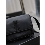 SAINT LAURENT Academic Style One Shoulder Crossbody Bag Model Number: 633158