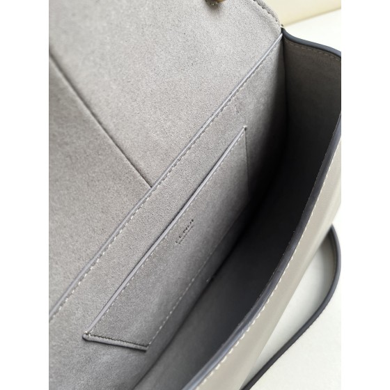 FENDI Cmon Medium Handbag Model Number: 507