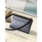 𝐋𝐎𝐔𝐈𝐒𝐕𝐔𝐈𝐓𝐓𝐎𝐍 M22773 Black Water Wave Twist Series TWIST Medium Handbag