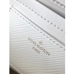 𝐋𝐎𝐔𝐈𝐒𝐕𝐔𝐈𝐓𝐓𝐎𝐍 M22774 White Water Wave Twist Series TWIST Medium Handbag 2768