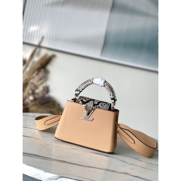 𝐋𝐎𝐔𝐈𝐒𝐕𝐔𝐈𝐓𝐓𝐎𝐍 N99387/M48865 Light Yellow Snake Shoulder This Capuchines Mini Size Handbag