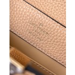 𝐋𝐎𝐔𝐈𝐒𝐕𝐔𝐈𝐓𝐓𝐎𝐍 N99387/M48865 Light Yellow Snake Shoulder This Capuchines Mini Size Handbag