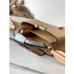 𝐋𝐎𝐔𝐈𝐒𝐕𝐔𝐈𝐓𝐓𝐎𝐍 N99387/M48865 Light Yellow Snake Shoulder This Capuchines Mini Size Handbag