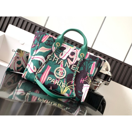 CHANEL 23A Handmade Shop Printed Beach Bag Model: 3351