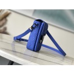 𝐋𝐎𝐔𝐈𝐒𝐕𝐔𝐈𝐓𝐓𝐎𝐍 M82568 Blue S-Lock Vertical Mini Handbag