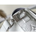 𝐋𝐎𝐔𝐈𝐒𝐕𝐔𝐈𝐓𝐓𝐎𝐍 M82568 Grey S-Lock Vertical Mini Handbag