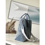 𝐋𝐎𝐔𝐈𝐒𝐕𝐔𝐈𝐓𝐓𝐎𝐍 M22537 denim Week-End Tote handbag
