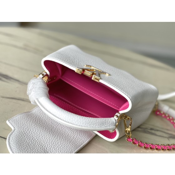 𝐋𝐎𝐔𝐈𝐒𝐕𝐔𝐈𝐓𝐓𝐎𝐍 M22121 White Mini Capshell Mini Handbag