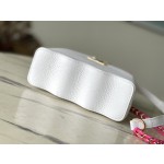 𝐋𝐎𝐔𝐈𝐒𝐕𝐔𝐈𝐓𝐓𝐎𝐍 M22121 White Mini Capshell Mini Handbag