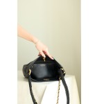 𝐂𝐇𝐀𝐍𝐄𝐋 Hobo hippie bag