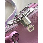 𝐋𝐎𝐔𝐈𝐒𝐕𝐔𝐈𝐓𝐓𝐎𝐍 M22620 Plum Red