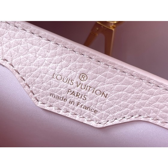 𝐋𝐎𝐔𝐈𝐒𝐕𝐔𝐈𝐓𝐓𝐎𝐍 M22178 Small This CAPUCINES BB handbag