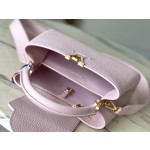 𝐋𝐎𝐔𝐈𝐒𝐕𝐔𝐈𝐓𝐓𝐎𝐍 M22178 Small This CAPUCINES BB handbag