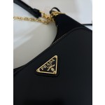 Prada new underarm bag 🎉1BC198