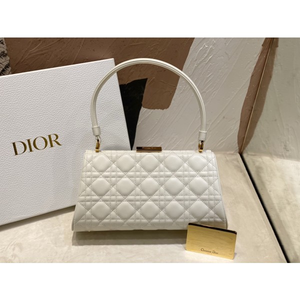 DIOR New Handbag Number: 4530