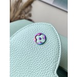 𝐋𝐎𝐔𝐈𝐒𝐕𝐔𝐈𝐓𝐓𝐎𝐍 M22055 Light green colorful gold buckle This Capuchines handbag