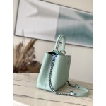 𝐋𝐎𝐔𝐈𝐒𝐕𝐔𝐈𝐓𝐓𝐎𝐍 M22055 Light green colorful gold buckle This Capuchines handbag