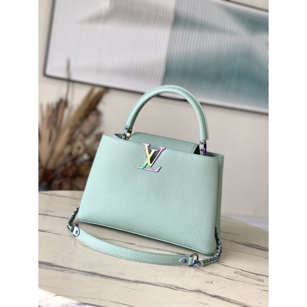 𝐋𝐎𝐔𝐈𝐒𝐕𝐔𝐈𝐓𝐓𝐎𝐍 M22055 Light green colorful gold buckle This Capuchines handbag