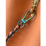 𝐋𝐎𝐔𝐈𝐒𝐕𝐔𝐈𝐓𝐓𝐎𝐍 M22606 Orange Colorful Gold buckle Medium size This Capuchines handbag