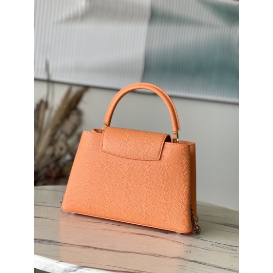 𝐋𝐎𝐔𝐈𝐒𝐕𝐔𝐈𝐓𝐓𝐎𝐍 M22606 Orange Colorful Gold buckle Medium size This Capuchines handbag