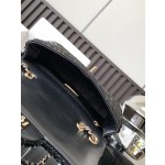 𝗖𝗛𝗔𝗡⻼𝗟⻼𝗟 MINI CF Sequin Dinner Bag Item Number: 3965