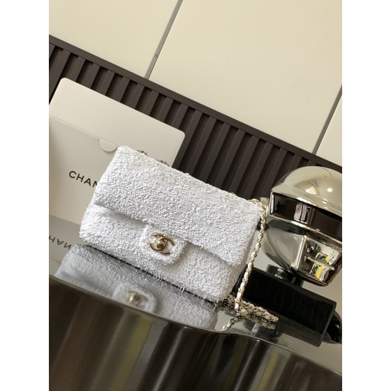 𝗖𝗛𝗔𝗡⻼𝗟⻼𝗟 MINI CF Sequin Dinner Bag Item Number: 3965