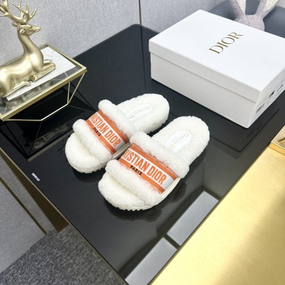 Dior Autumn/Winter New Wool Slippers