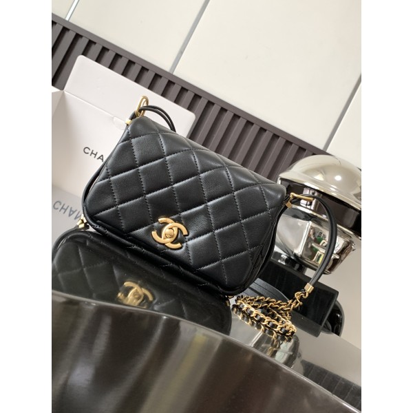 𝗖𝗛𝗔𝗡⻼𝗟 23B Crossbody Cover Bag