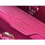 𝐋𝐎𝐔𝐈𝐒𝐕𝐔𝐈𝐓𝐓𝐎𝐍 M22752/M48865 Small Raspberry Red with White Chain Strips This CAPUCINES handbag