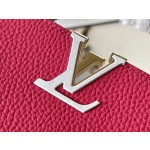 𝐋𝐎𝐔𝐈𝐒𝐕𝐔𝐈𝐓𝐓𝐎𝐍 M22752/M48865 Small Raspberry Red with White Chain Strips This CAPUCINES handbag