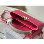 𝐋𝐎𝐔𝐈𝐒𝐕𝐔𝐈𝐓𝐓𝐎𝐍 M22752/M48865 Small Raspberry Red with White Chain Strips This CAPUCINES handbag