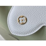 𝐋𝐎𝐔𝐈𝐒𝐕𝐔𝐈𝐓𝐓𝐎𝐍 M22916/M48865 Small Apple Green with White Chain Strips This CAPUCINES handbag