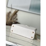 𝐋𝐎𝐔𝐈𝐒𝐕𝐔𝐈𝐓𝐓𝐎𝐍 M23082/M48865 Qixi Exclusive Capucines Handbag