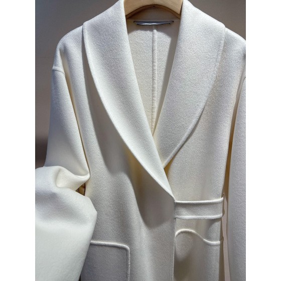 Hermes cashmere coat (consult customer service to confirm size before placing an order)
