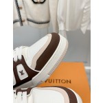 Louis Vuitton couple's latest color scheme sneakers