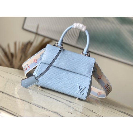 𝐋𝐎𝐔𝐈𝐒𝐕𝐔𝐈𝐓𝐓𝐎𝐍 M22616 This Cluny Mini Handbag