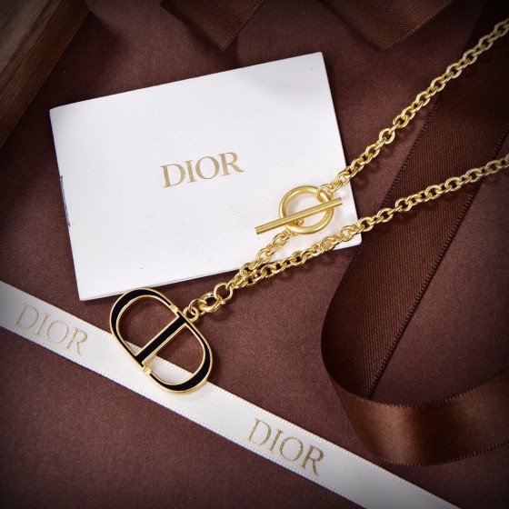 Dior necklace