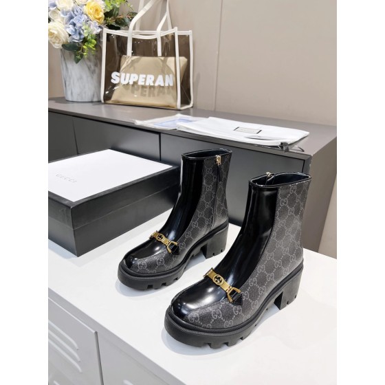 Gucci Vintage British Front Metal Logo Decorative Boots