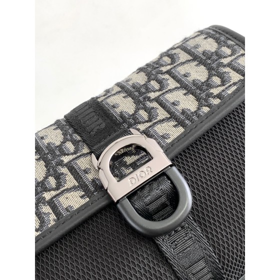 Dior 8 handbag comes with shoulder strap number 2ESWS006