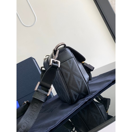 Dior 8 handbag comes with shoulder strap number 2ESCA458CDP_ H43E (477737)