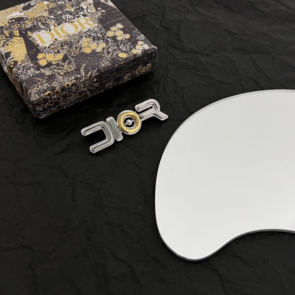 Dior brooch